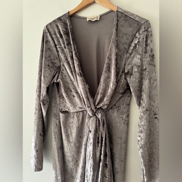 Club L London Silver Gray Velvet Shimmery Wrap Knot Mini Dress Long Sleeves - Picture 2 of 4